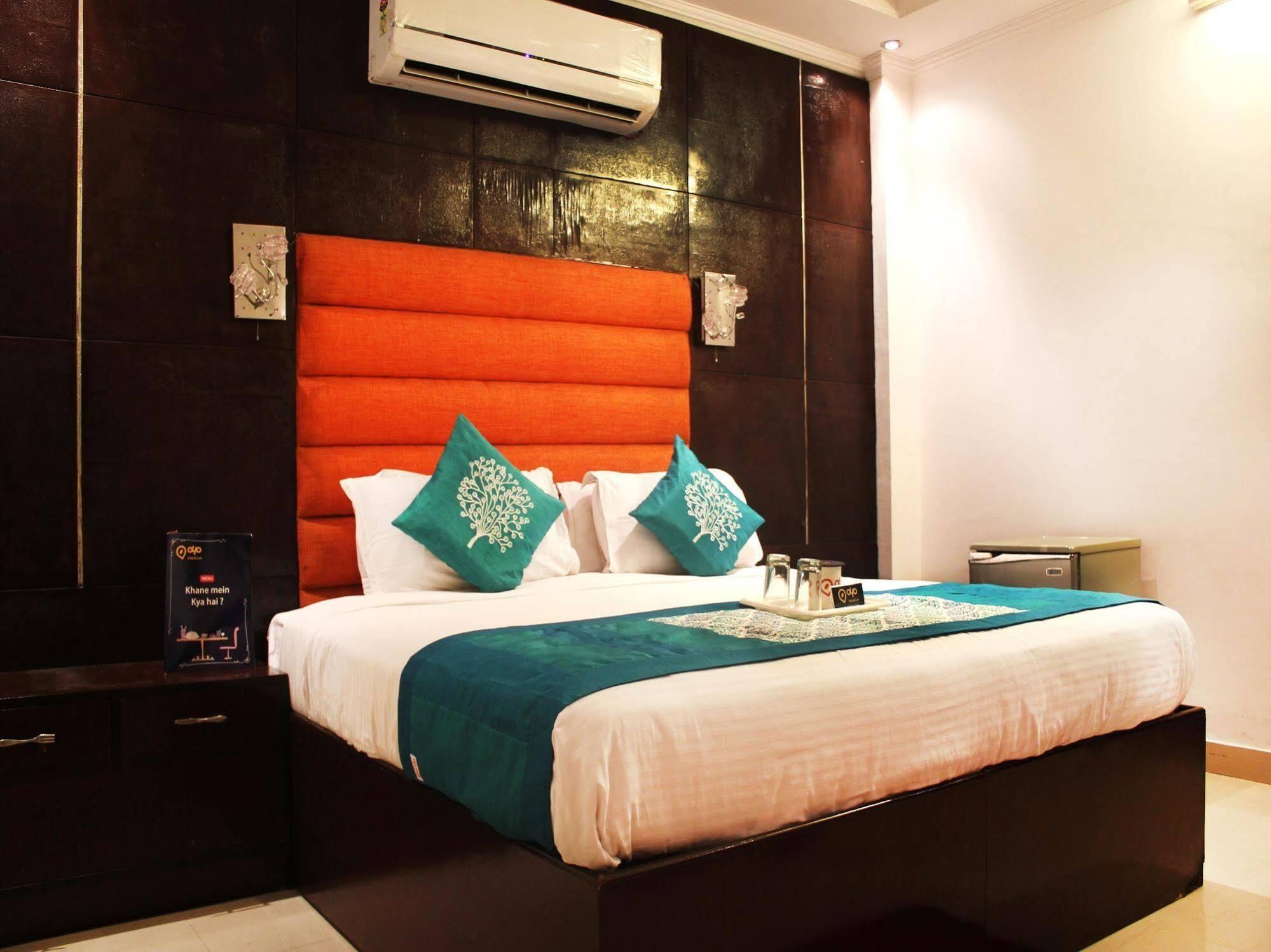 Hotel Rajmandir Faridabad Exterior photo