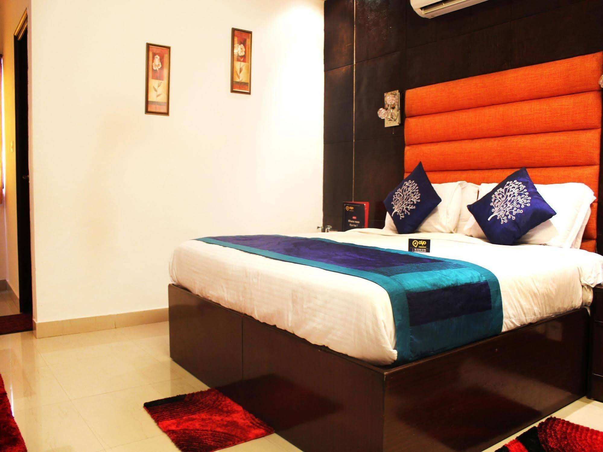 Hotel Rajmandir Faridabad Exterior photo